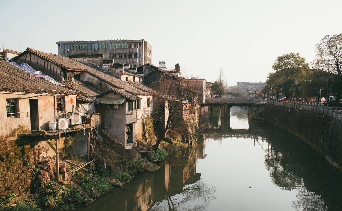 做空间 Photoshop做出的半透明的模板 用什么格式 保存?-专业、高效的有问必答平台